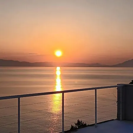 Amazing View Of Sunset And Sunrise Villa